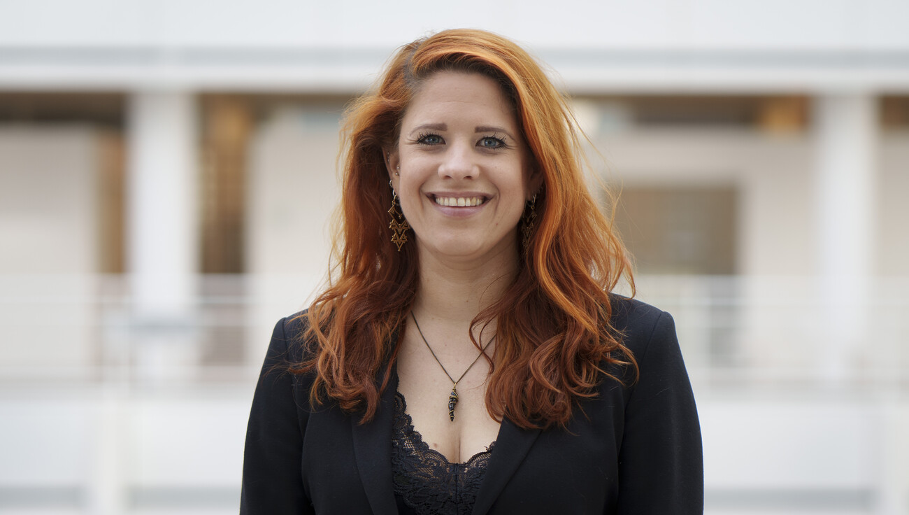 Profielfoto van Leonie Gerritsen, raadslid Partij voor de Dieren (foto: Martijn Beekman)