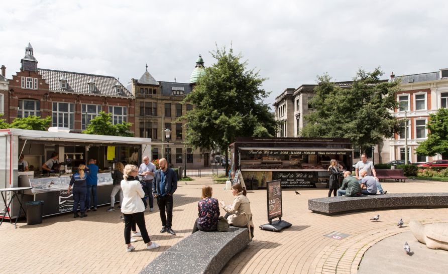 Marktkramen op het Prins Hendrikplein