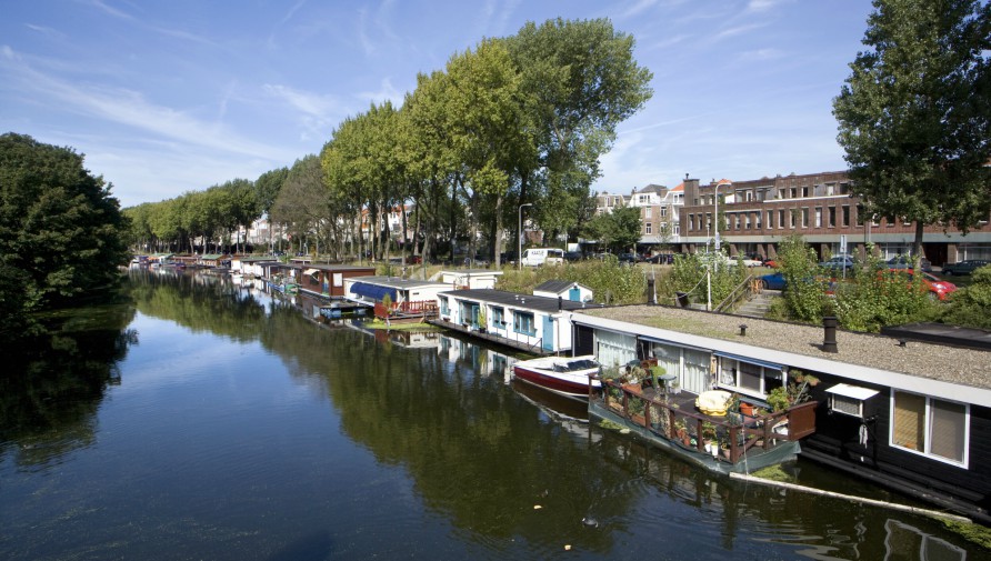 Woonschepen aan de Conradkade