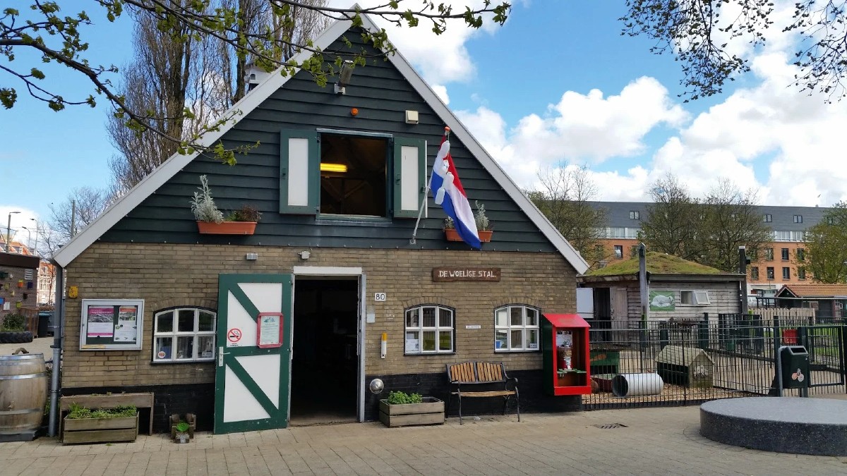 Foto stadsboerderij De woelige stal in Den Haag