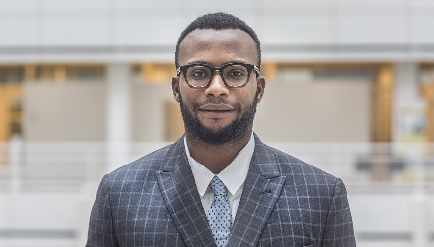 Profielfoto van Anthony Uduba, raadslid VVD (foto: Frank Jansen)