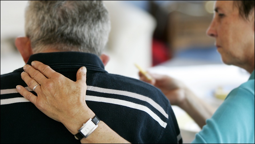 Mevrouw is mantelzorger voor een naaste