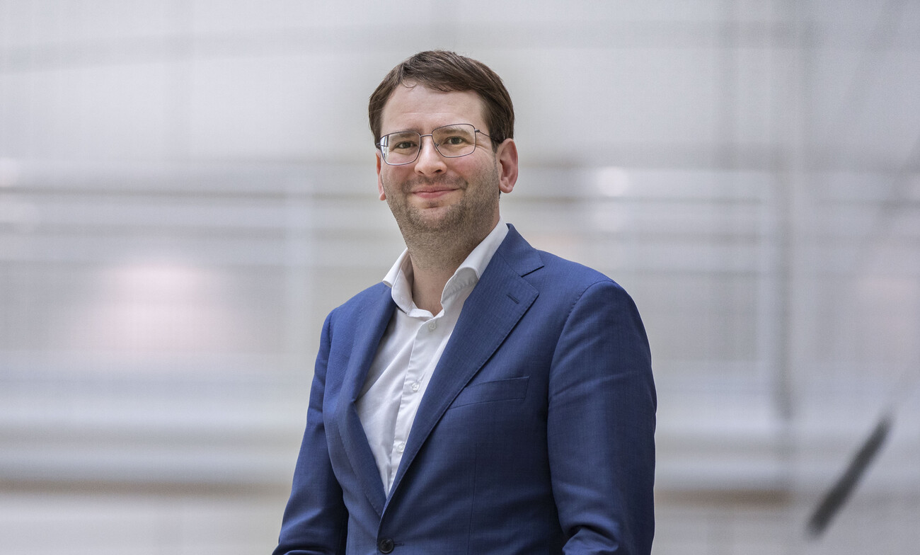 Portretfoto wethouder Robert Barker