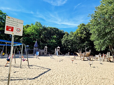 Zandspeeltuin in Van Stolkpark