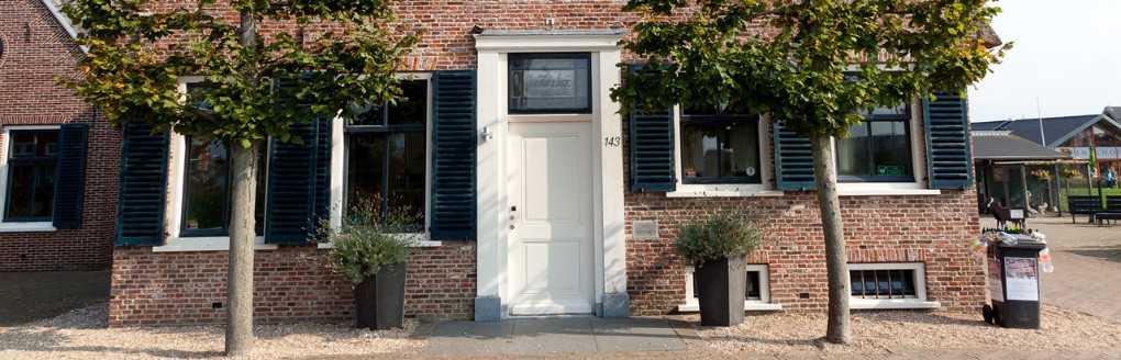 Foto van de entree van Stadsboerderij Landzigt in Leidschenveen.