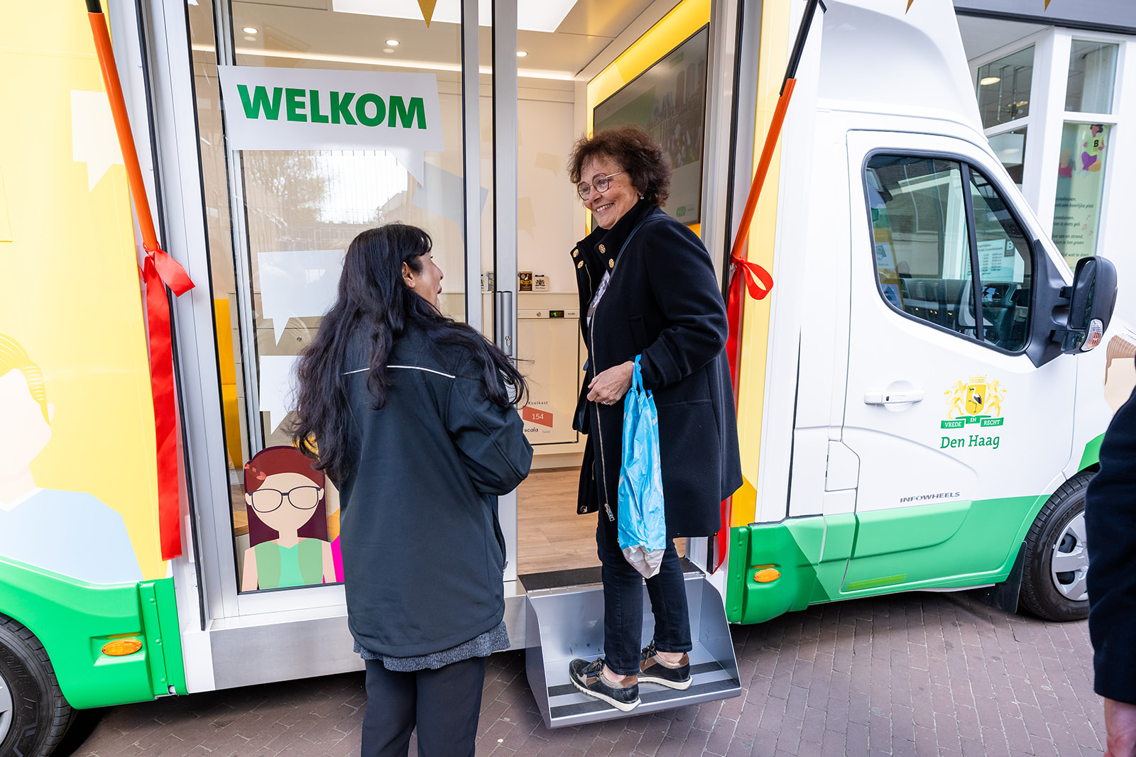 Gemeente breidt dienstverlening uit en gaat de wijk in