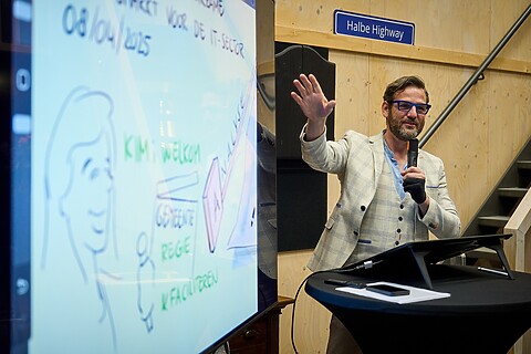 Den Haag, 8 april 2025 - Diner Sectorbijeenkomst IT met Wethouders Saskia Bruines en Nur Icar van de Gemeente Den Haag Foto: Phil Nijhuis