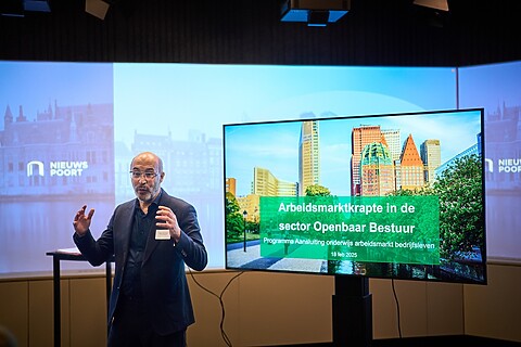 Den Haag, 18 februari 2025 - Sectorbijeenkomst Openbaar bestuur. Onderwerp: 'Denk mee over de arbeidsmarktkrapte in het openbaar bestuur' Foto: Phil Nijhuis/ Gemeente Den Haag