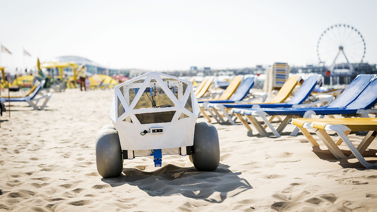 Robots nemen 3 dagen het Scheveningse strand over