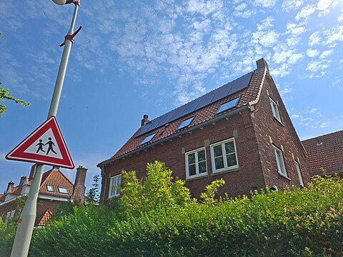 Huis met zonnepanelen in de Vogelwijk