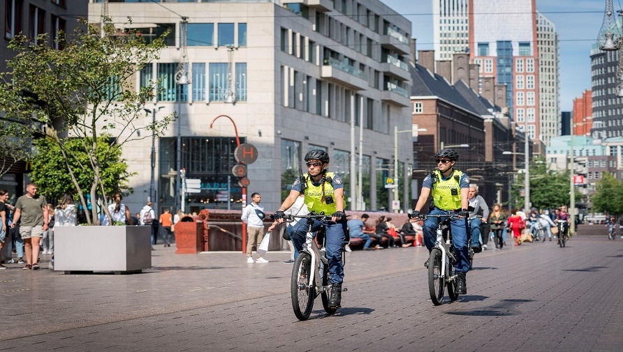 Municipal enforcers from the Biketeam