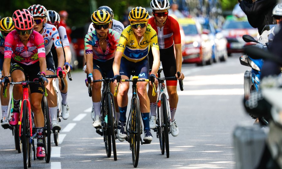 Cyclists in Tour de France Femmes